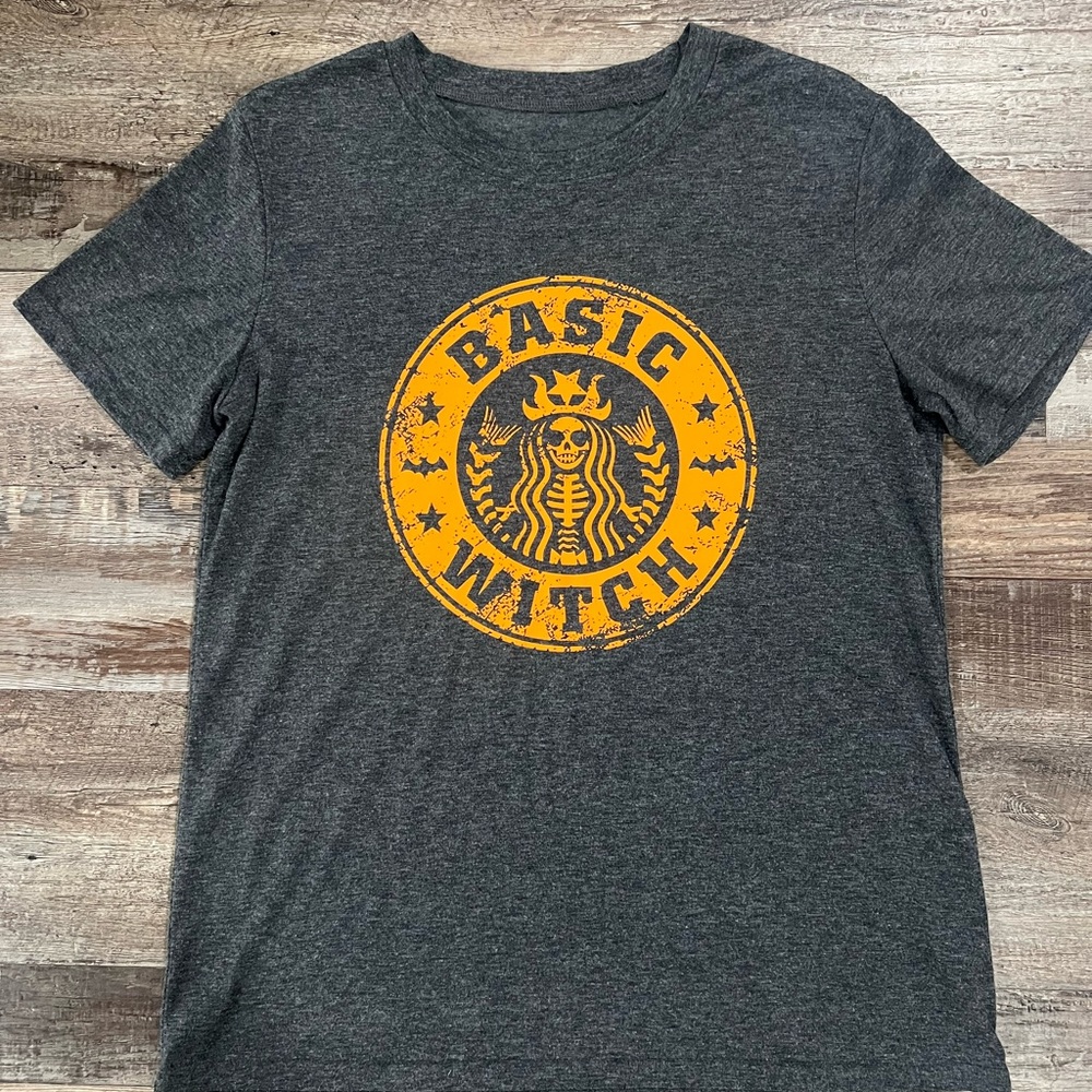 Women’s Gray Halloween Graphic Basic Witch Tee
